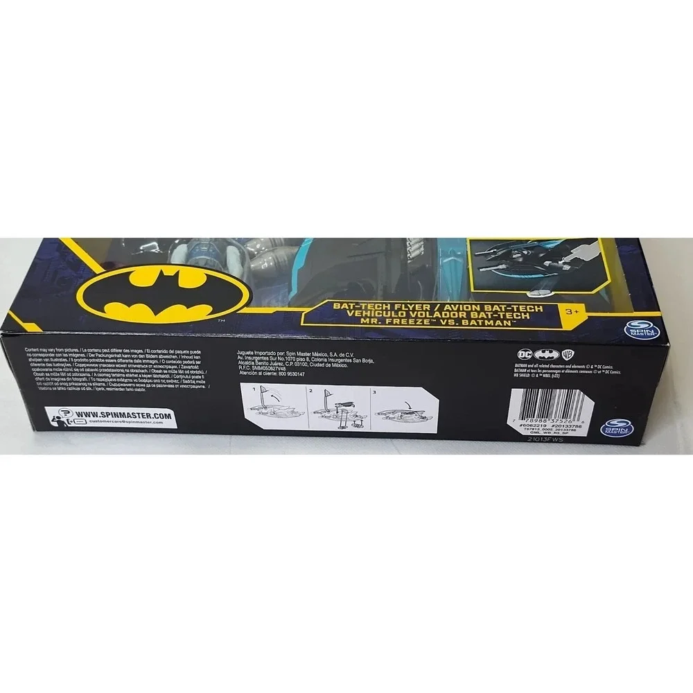 DC Batman Bat-Tech Flyer with 4